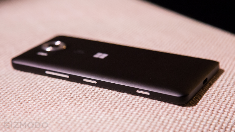 Illustration for article titled Lumia 950 and 950XL Hands-On: Hello Again, Windows Phone
